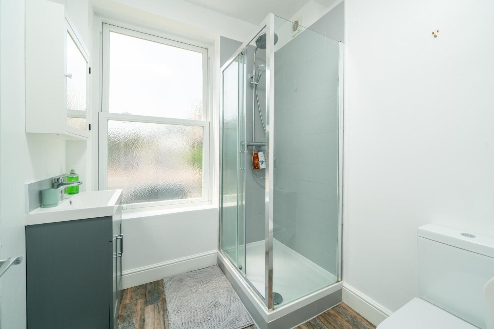Lovely & Bright 1 Bedroom Flat In London's Zone 2 * Londres