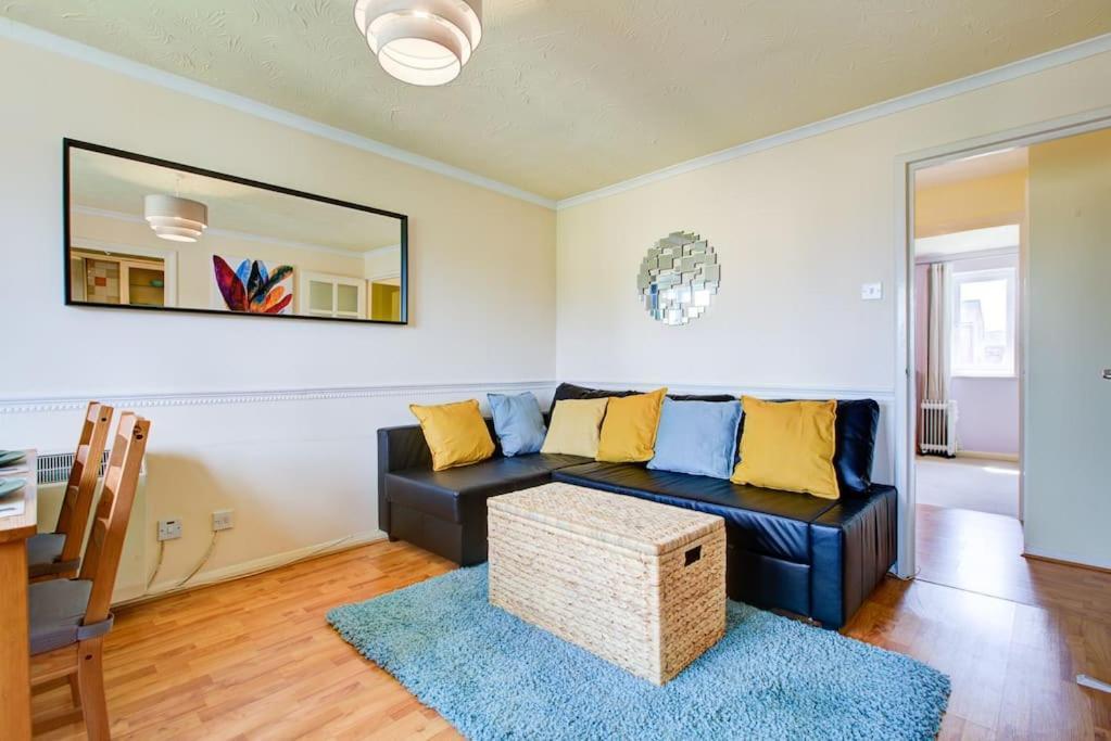 Dalton Plaza Apartment *