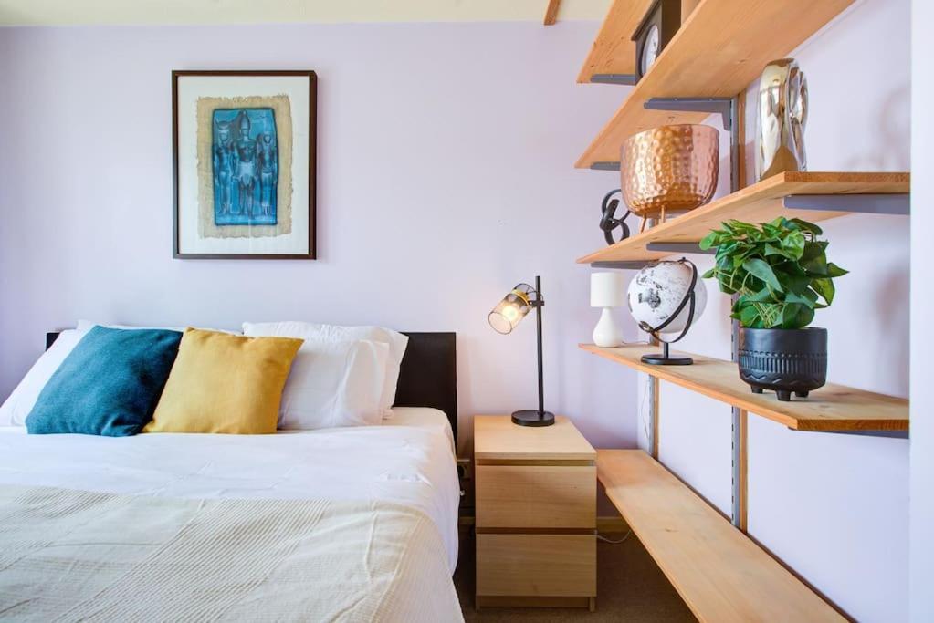 Apartment Dalton Plaza London