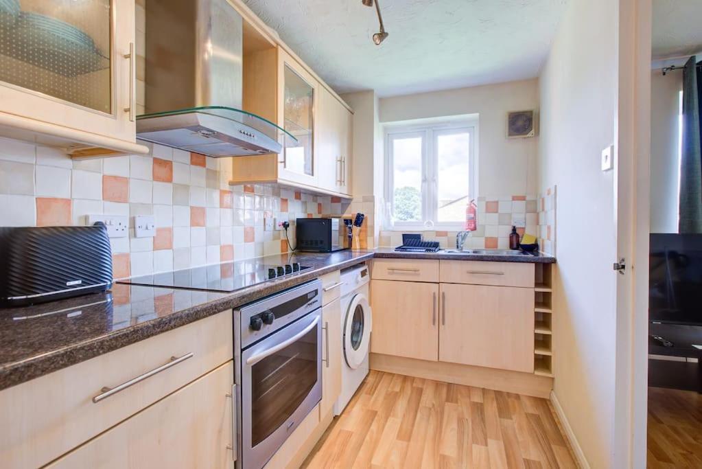 Dalton Plaza Apartment London