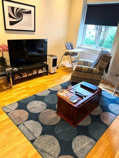 Prime Cozy By Kensington Apartment