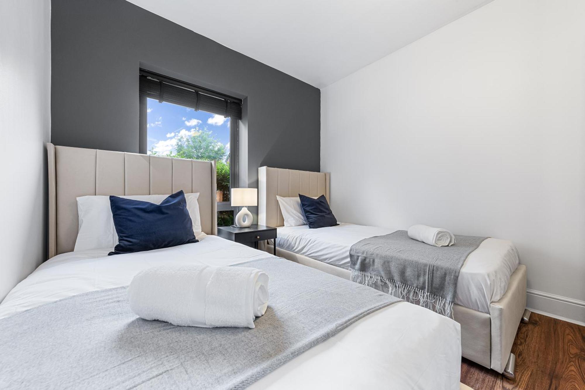 Modern 2 Bedroom In Uxbridge Free Parking Apartamento