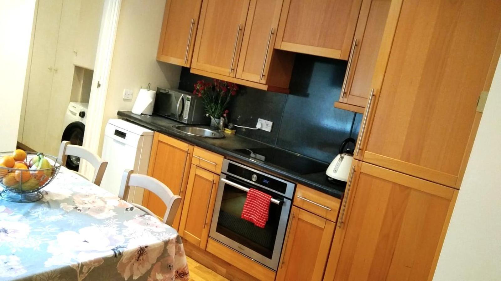 Prime Cozy By Kensington Apartment London