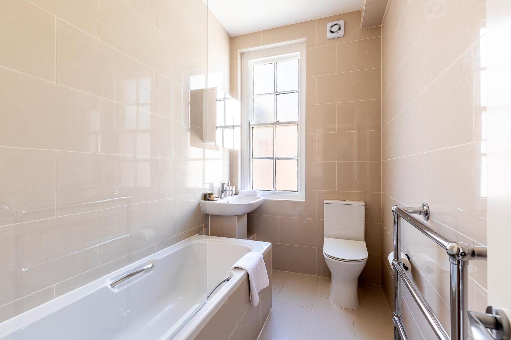 Modern 2 Bedroom Flat Near Queensway * Londres