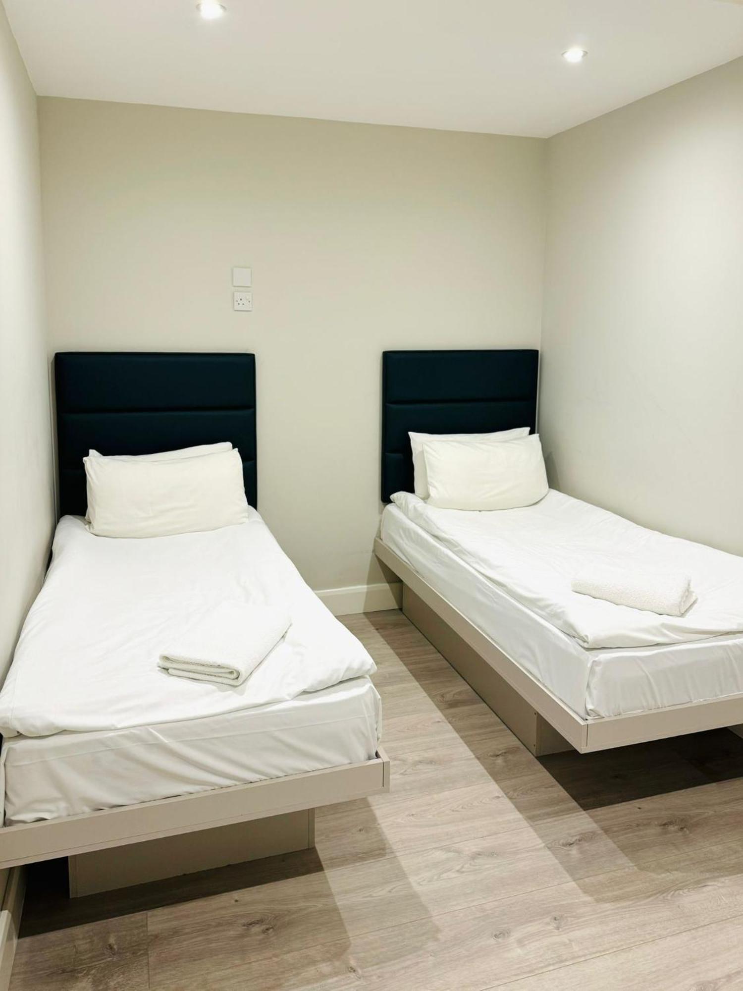 Victoria Aparthotel *