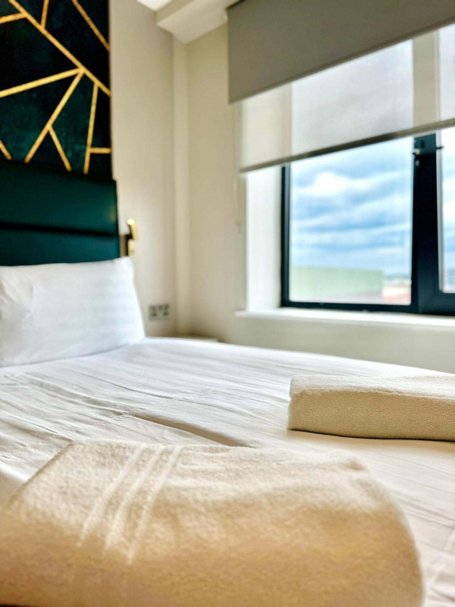 Victoria Aparthotel *