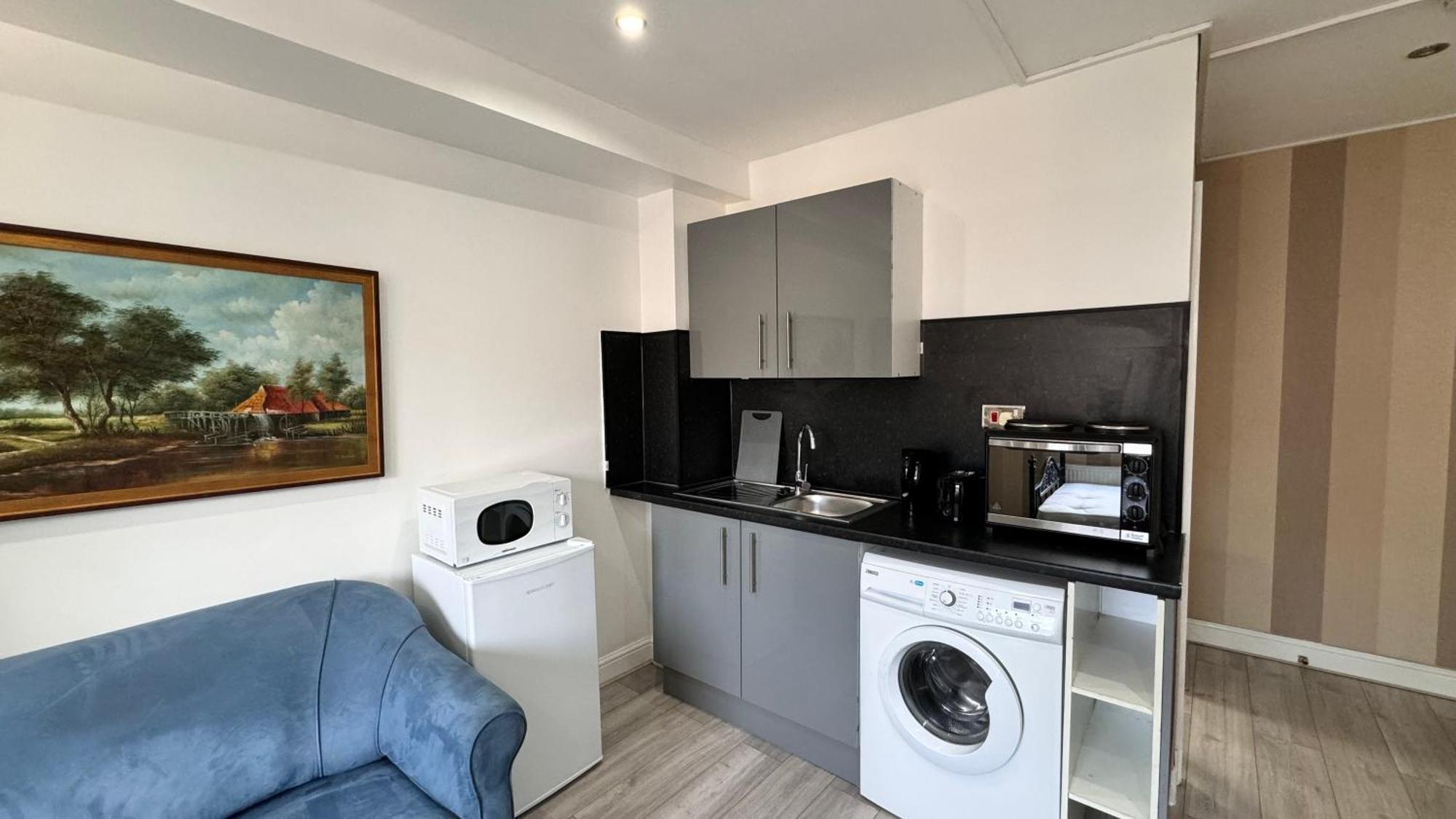 Cosy - Finchley Road