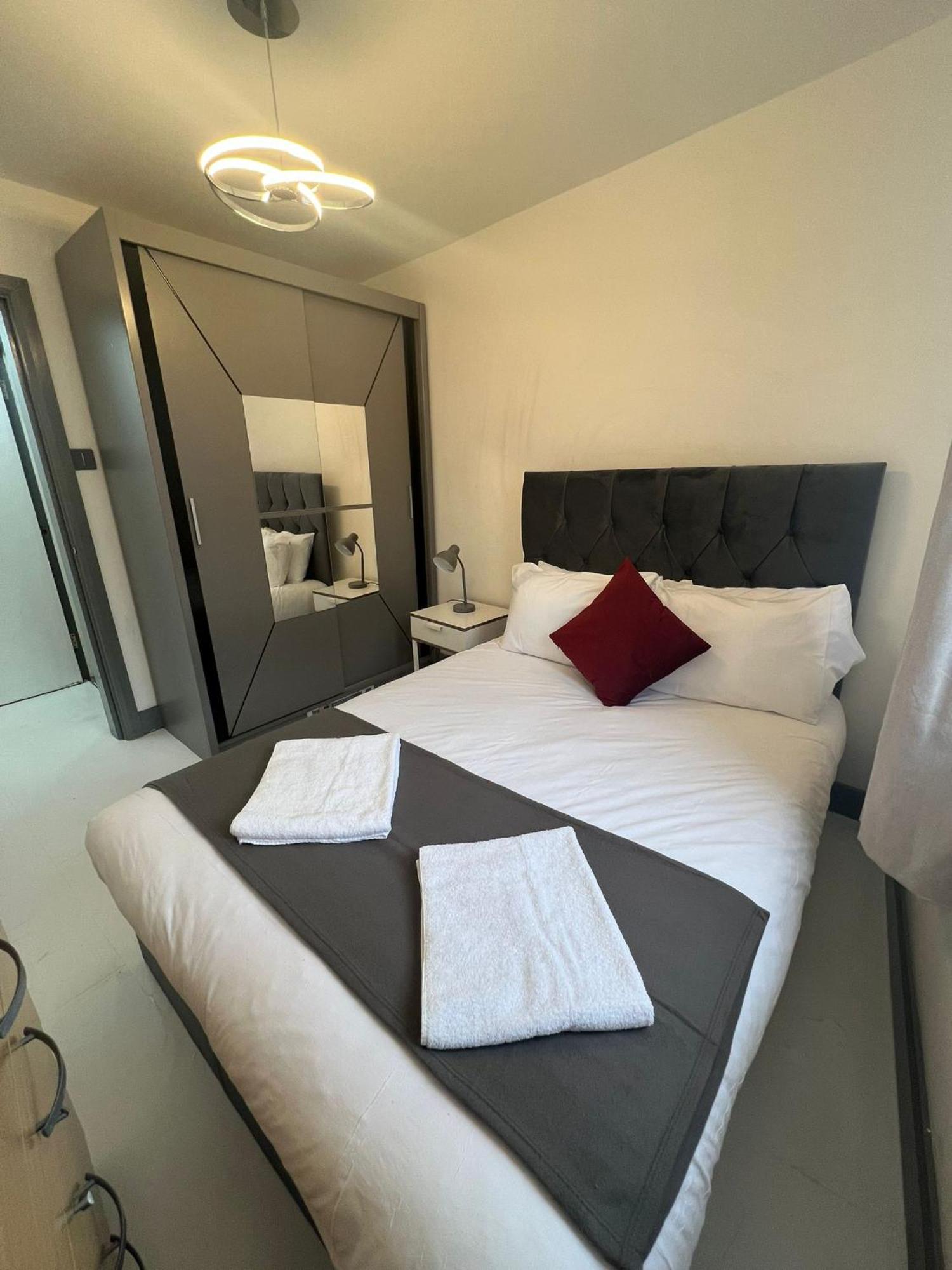 Nice Flat Near Church Street * Londres