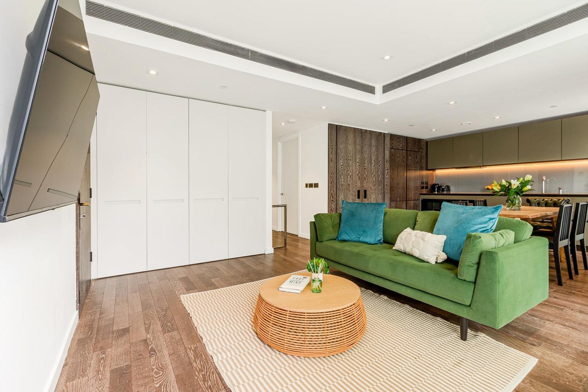 Radiant 2 Bdr With Balcony In Luxury Building Appartement *