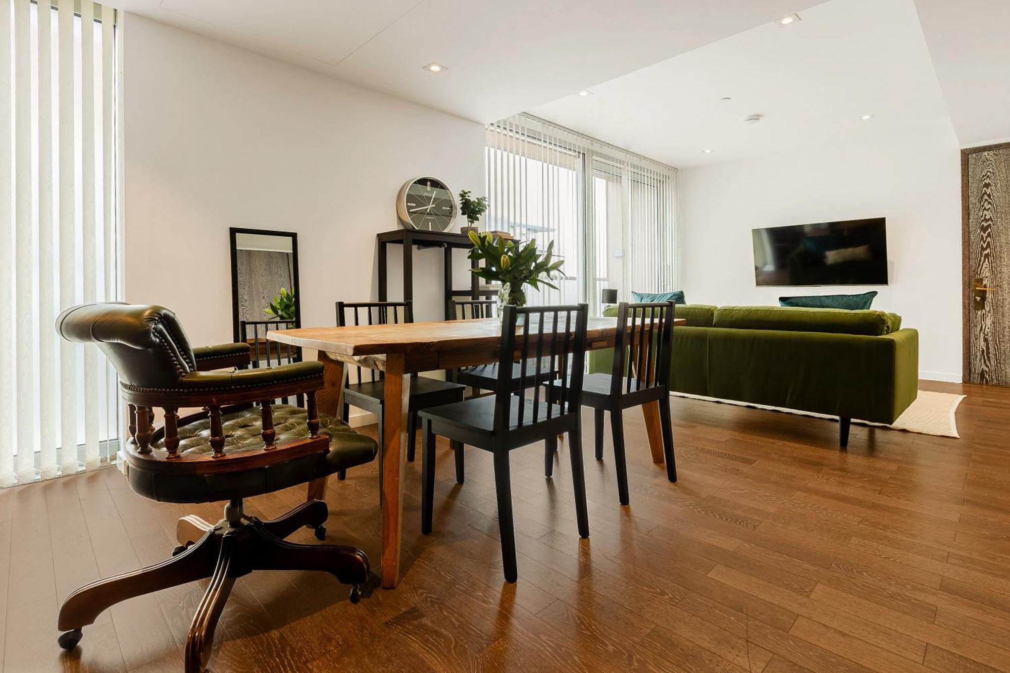 Radiant 2 Bdr With Balcony In Luxury Building Appartement Londres