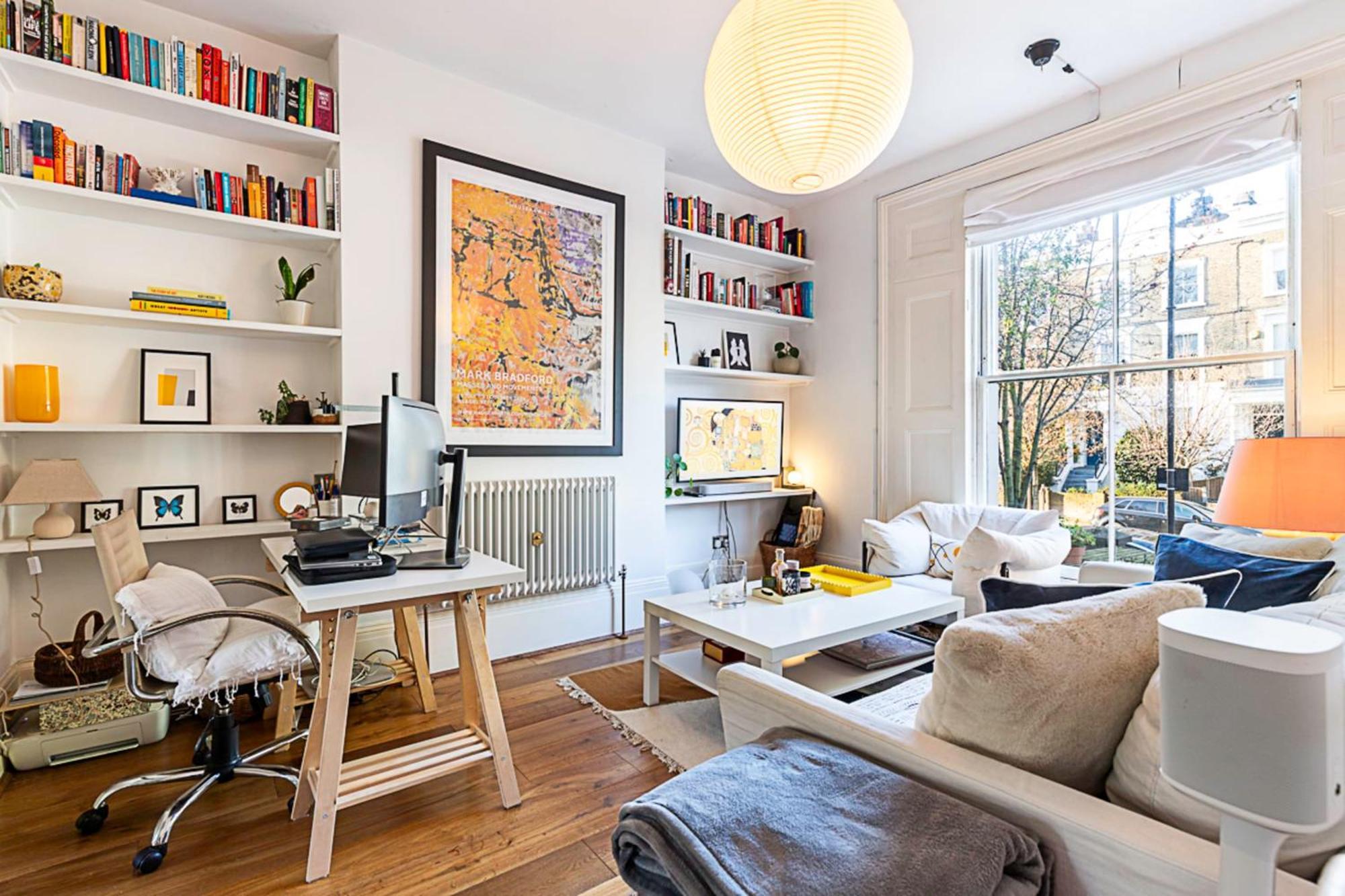 Colourful And Cosy In De Beauvoir Town Londres