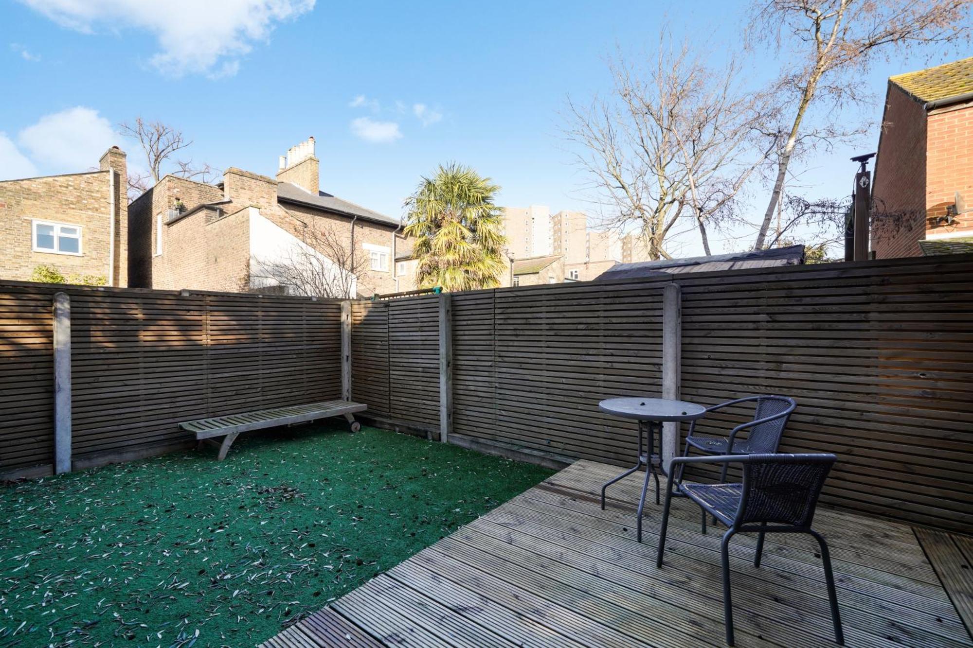 40 Percent Off! - Delightful Abode In - Garden Hébergement de vacances *