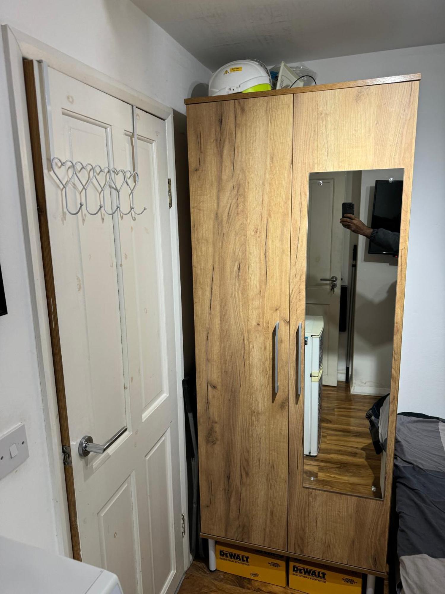 Homestay Double Bed With En-suite & Free Parking In Cricklewood Nw2 London