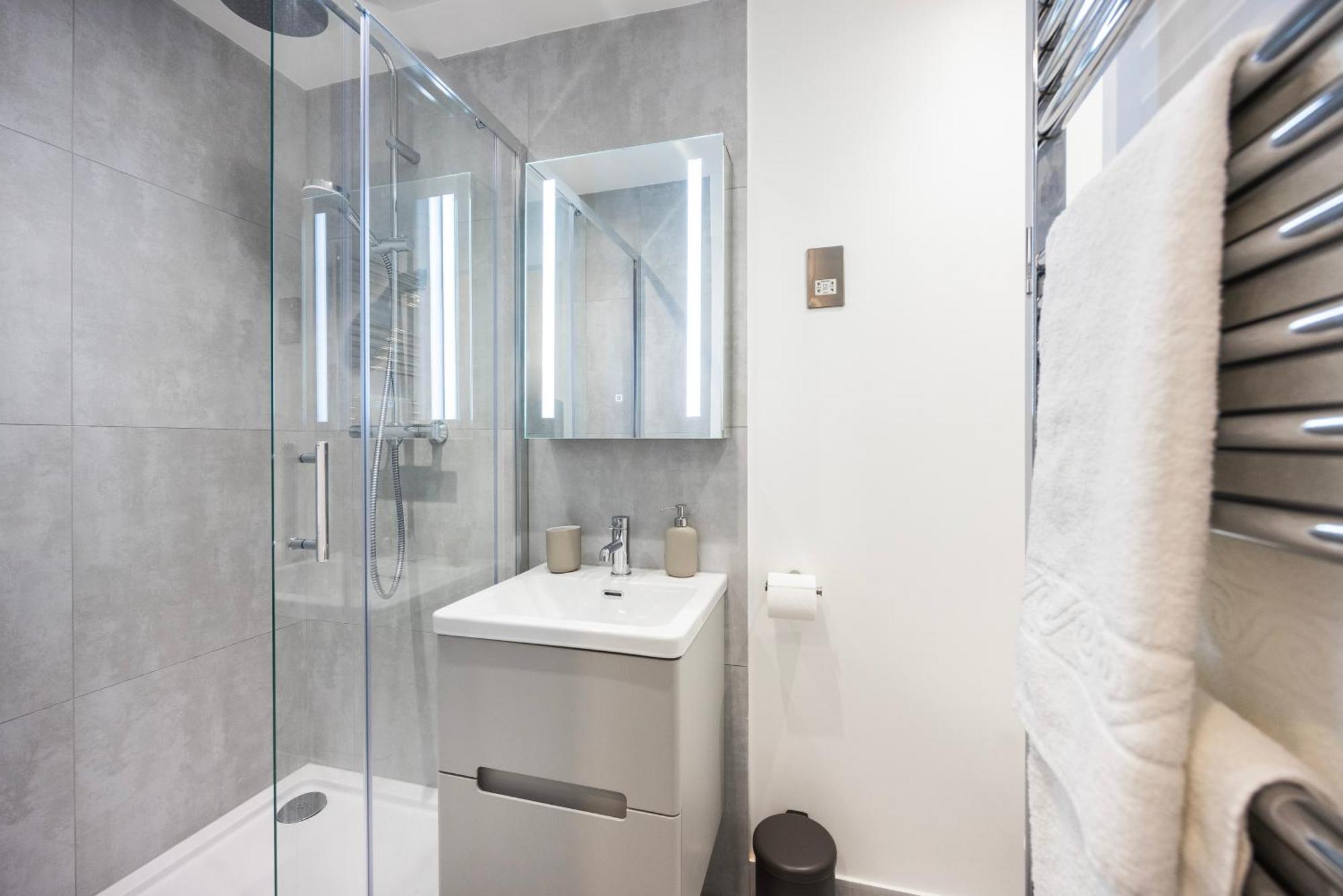 1 Bed On Ivor Place *
