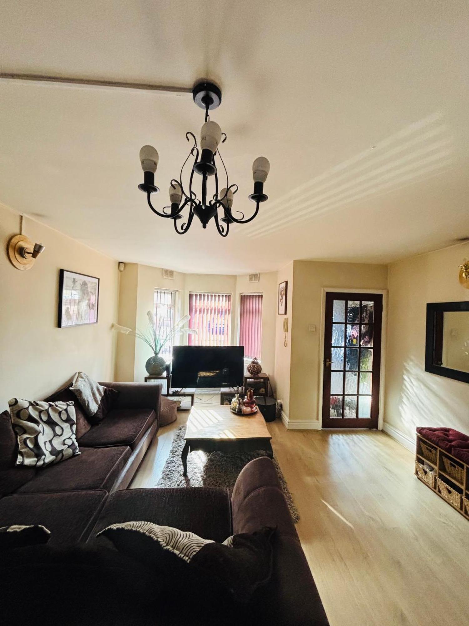 City Airport Serviced House Vakantiehuis *