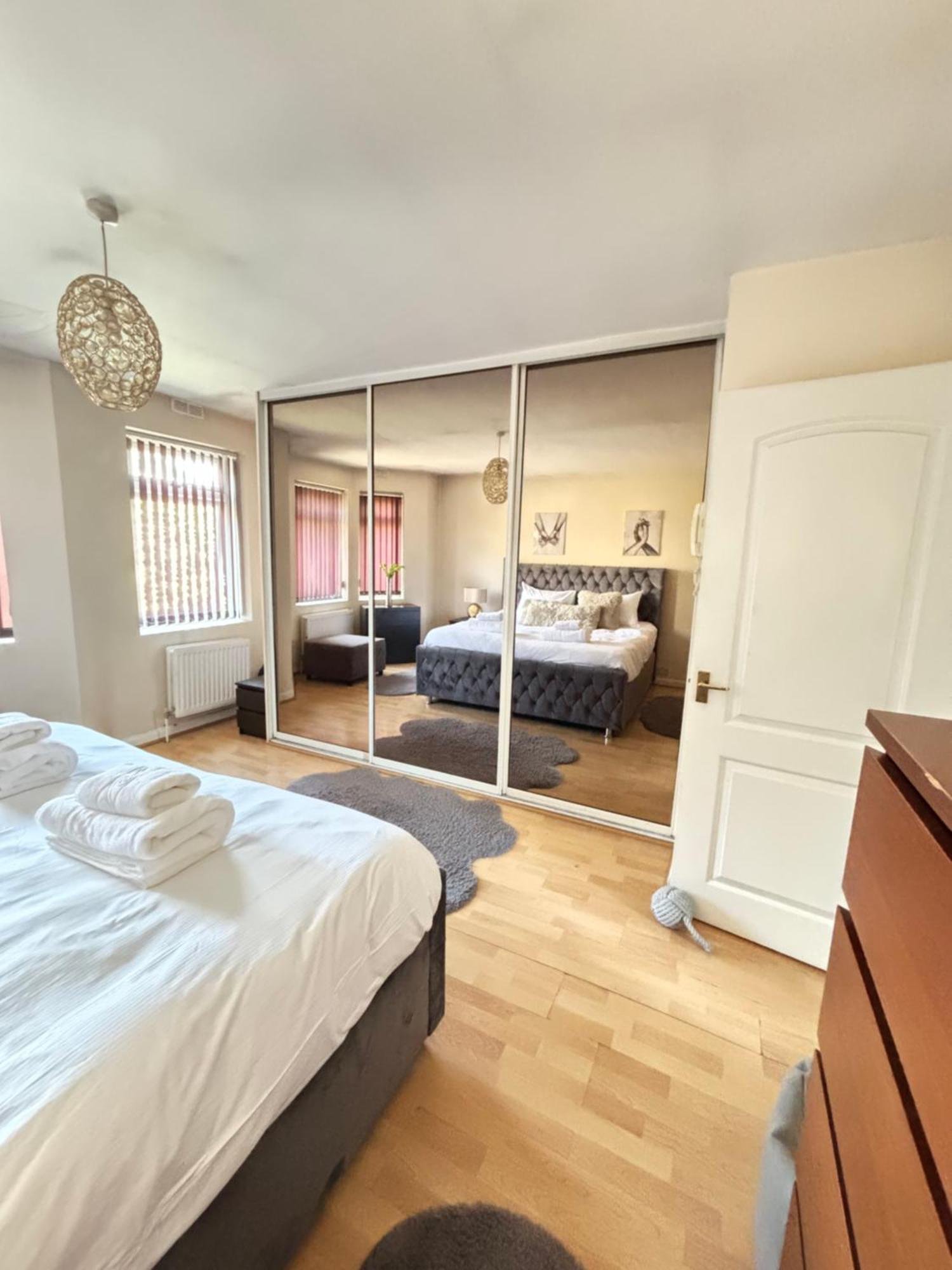 Vakantiehuis City Airport Serviced House *