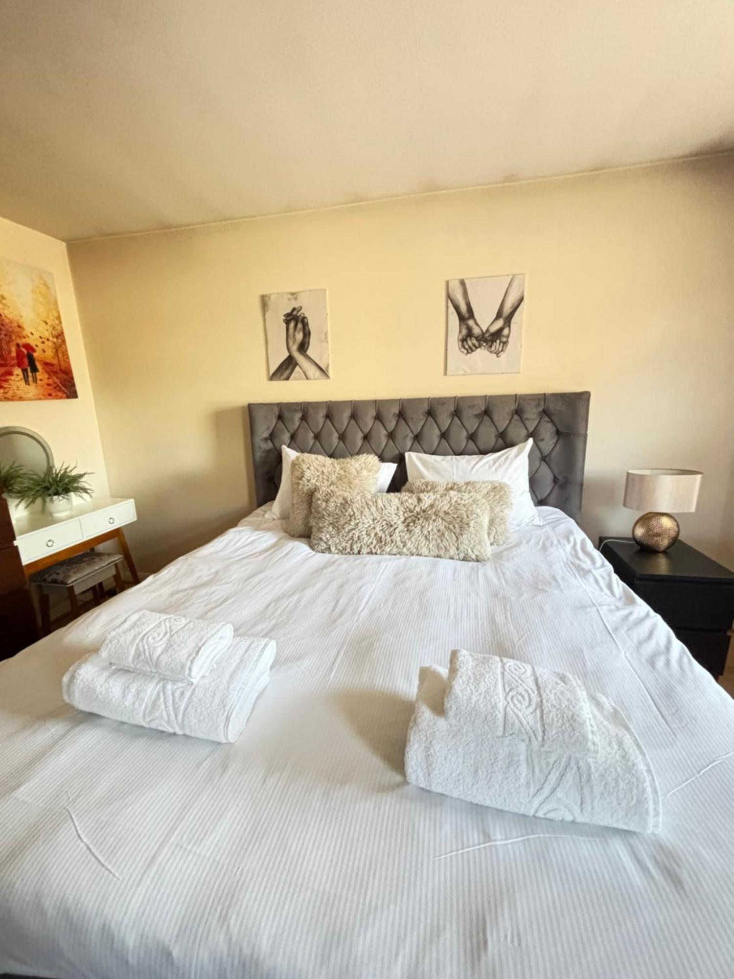 Vakantiehuis City Airport Serviced House *