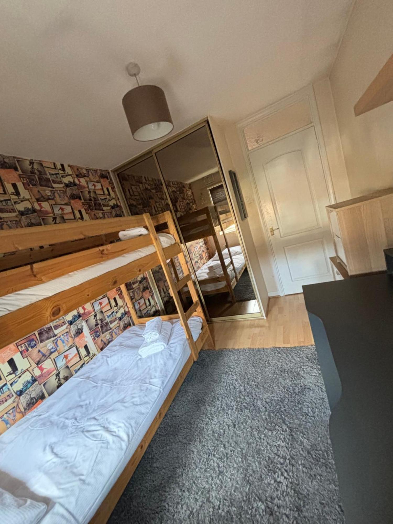 City Airport Serviced House Сasa de vacaciones Londres