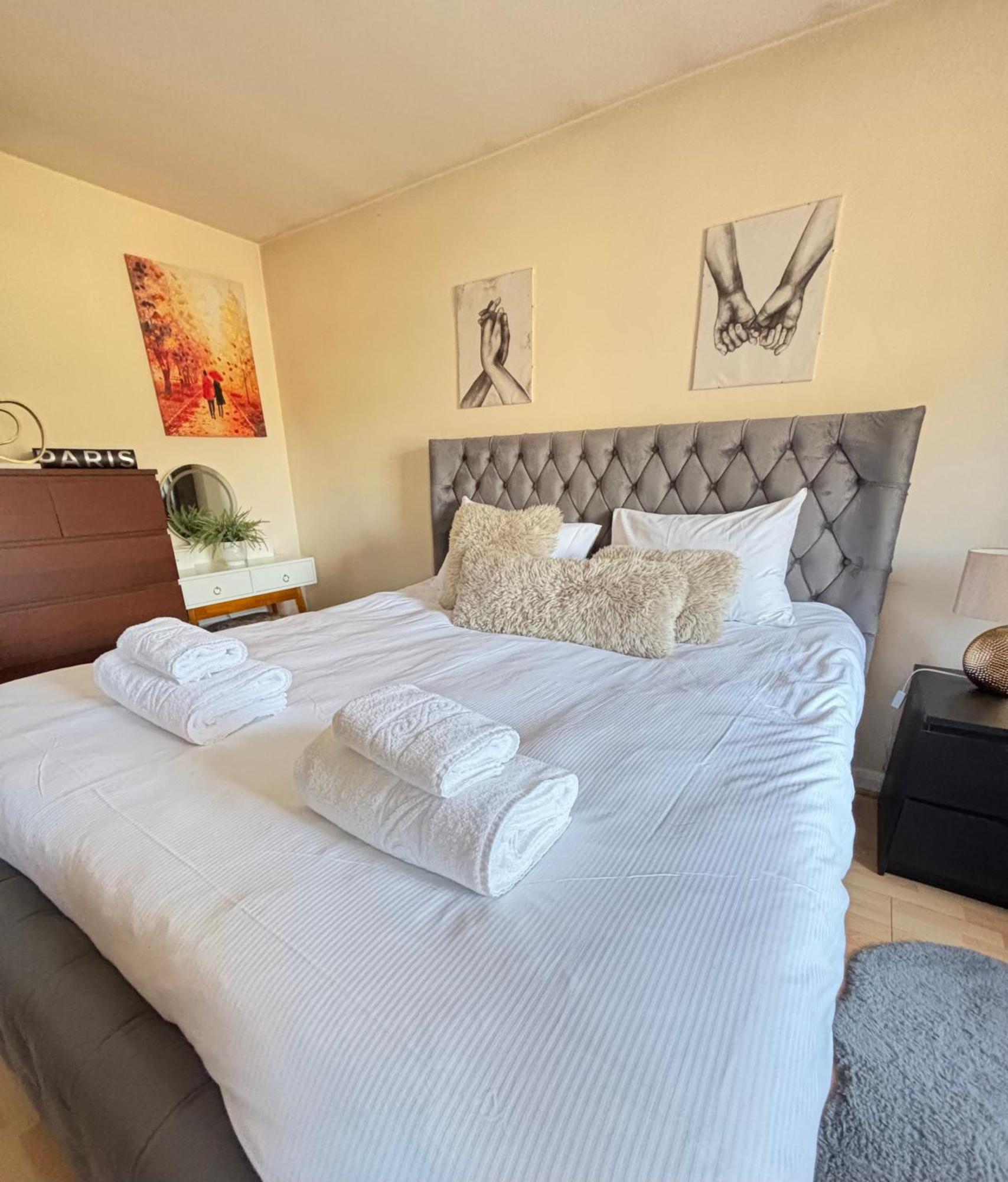 City Airport Serviced House * Londen