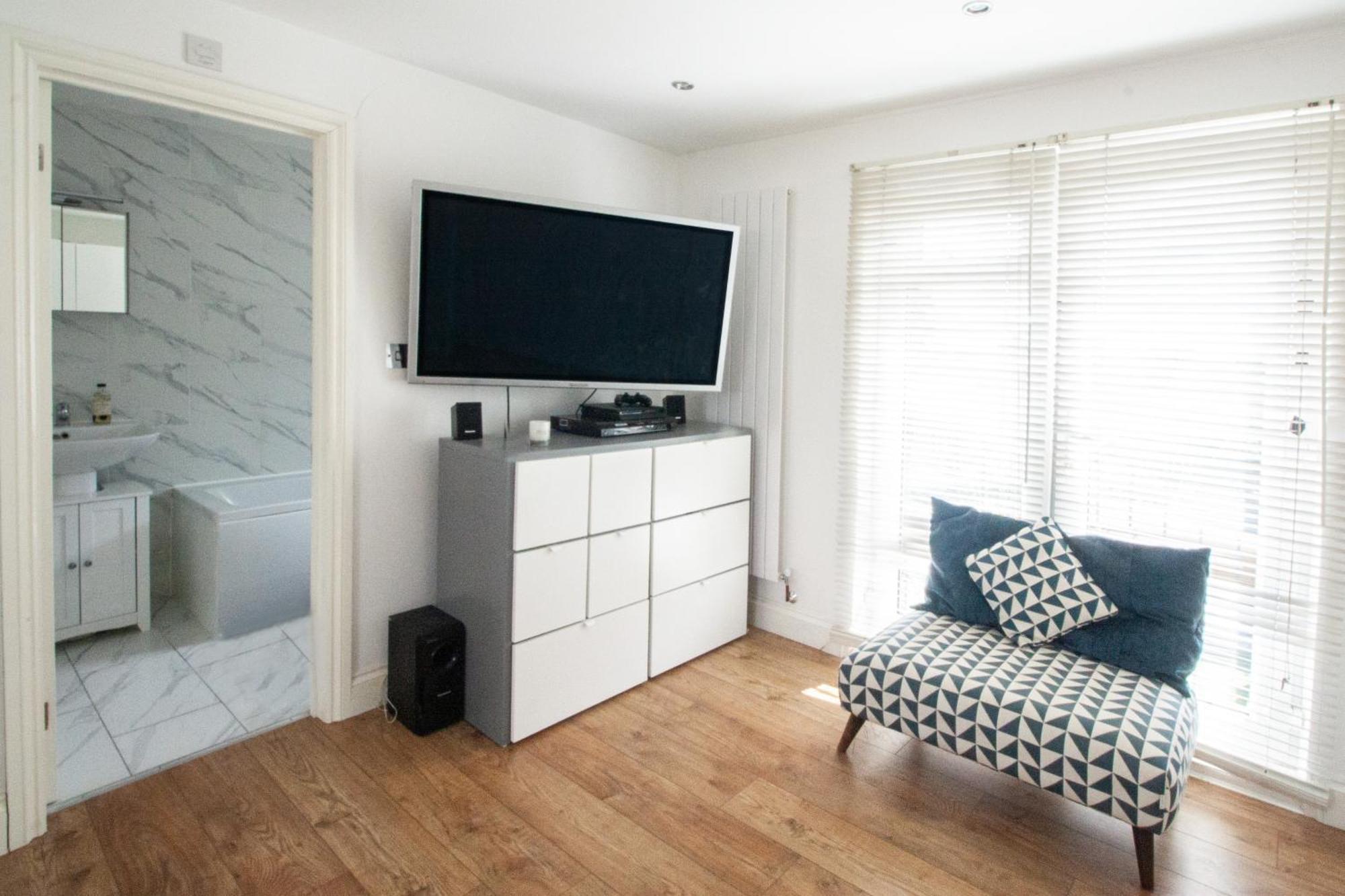 Appartement Beautiful 4 Bedroom With Garden Sleeps 10