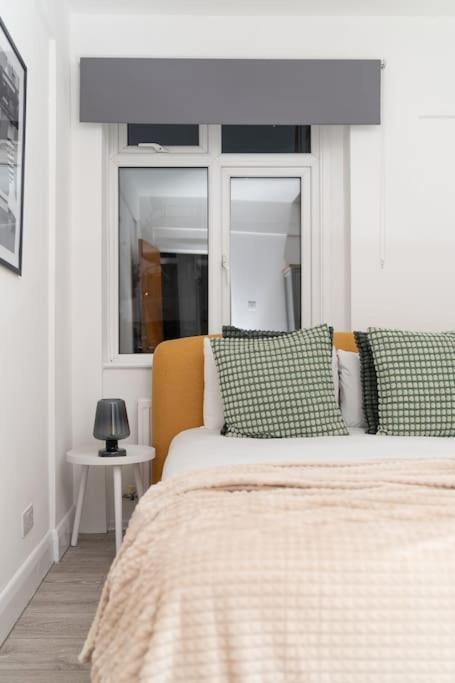 Appartement Two Bedroom By Buonomo Short Lets & Serviced In Balham With Balcony *
