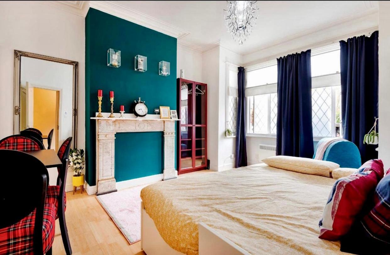 Apartment Colourful Flat