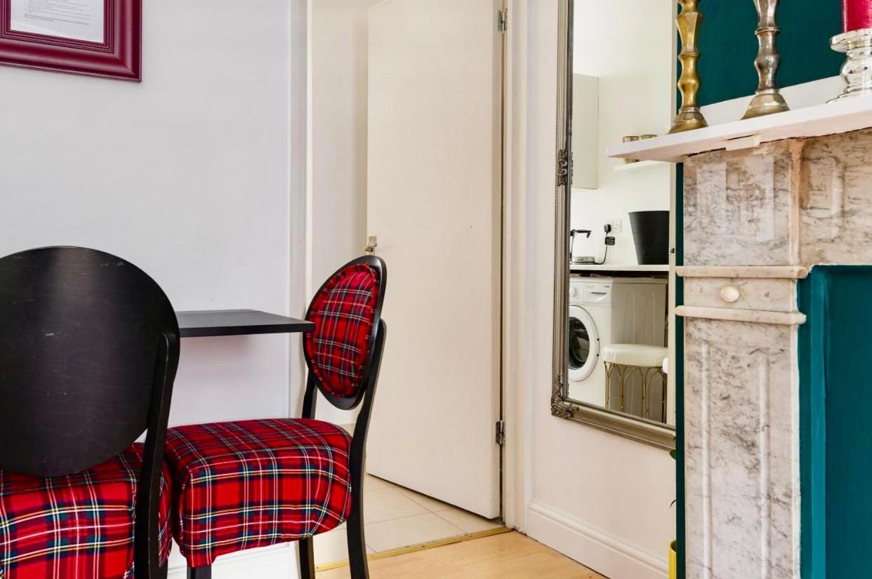 Colourful Flat Apartment London