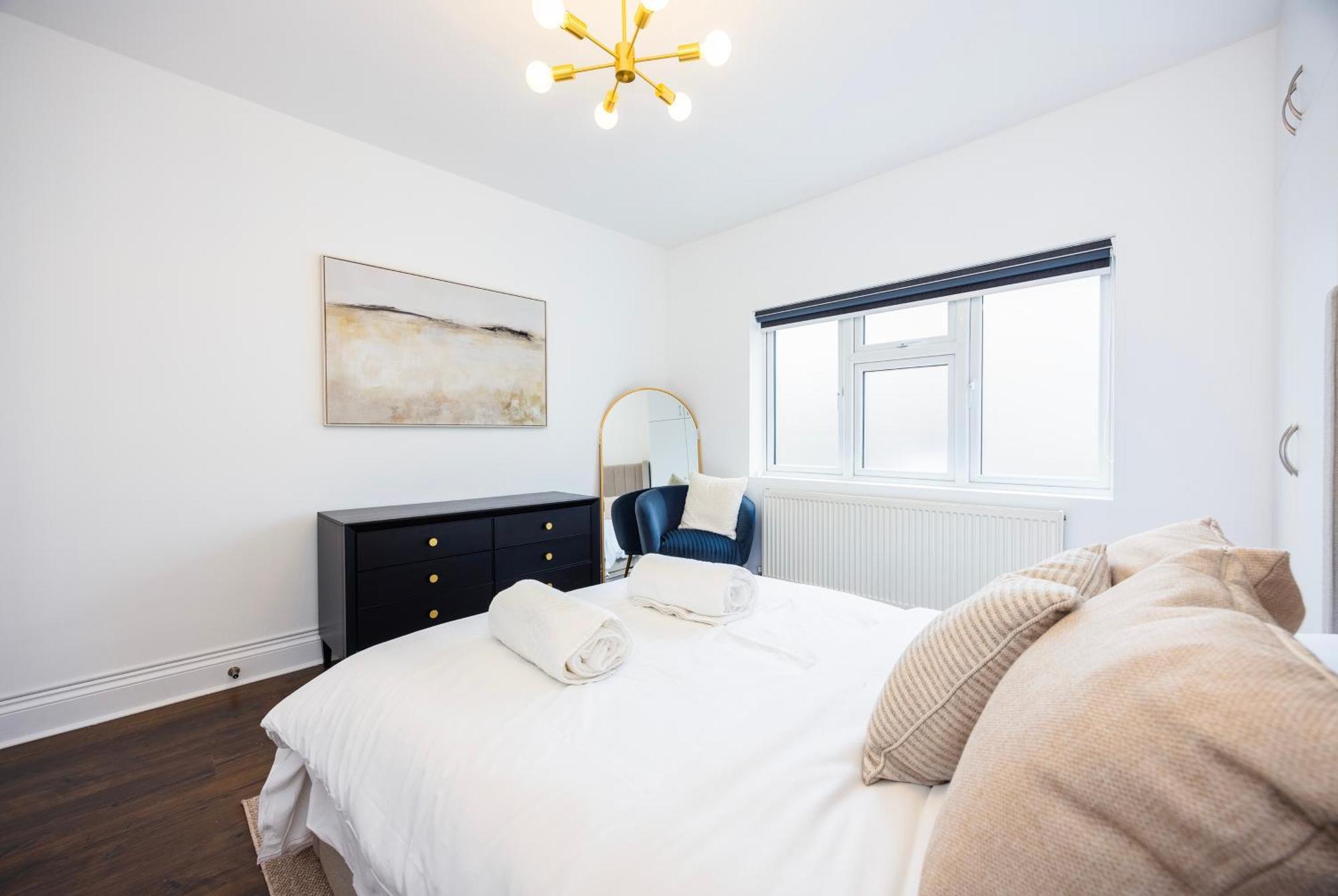 1 Bed On Ivor Place