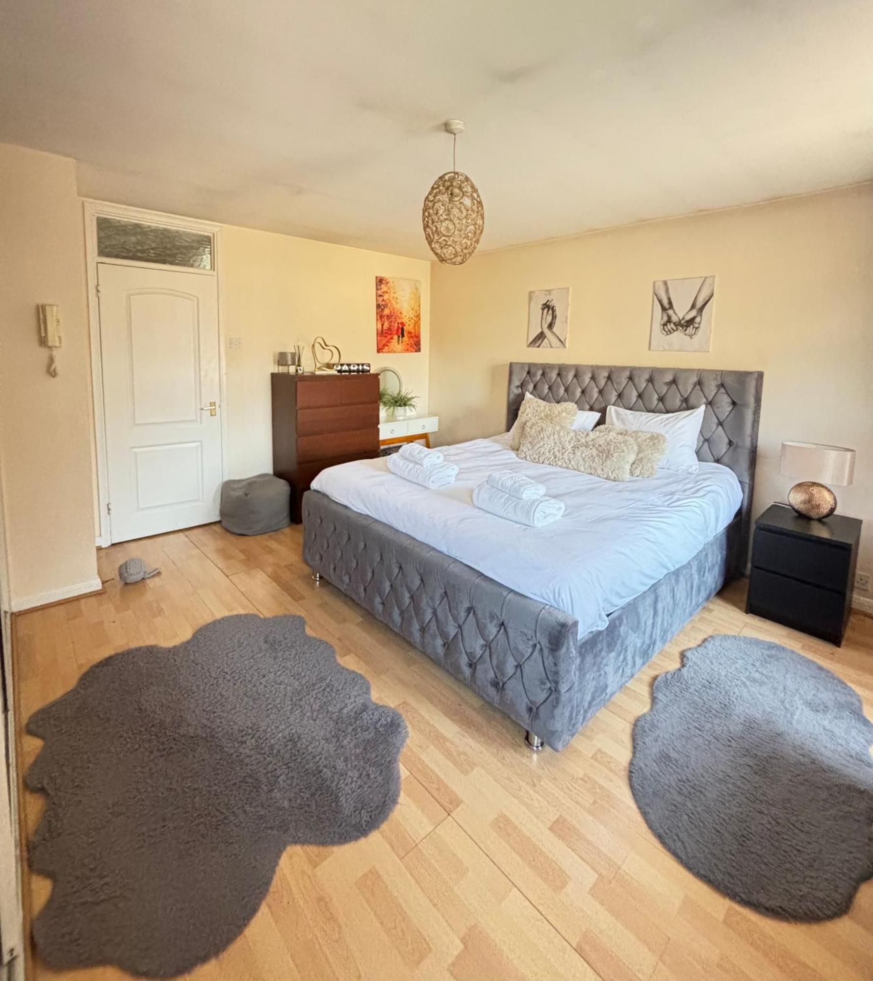 City Airport Serviced House * Londen
