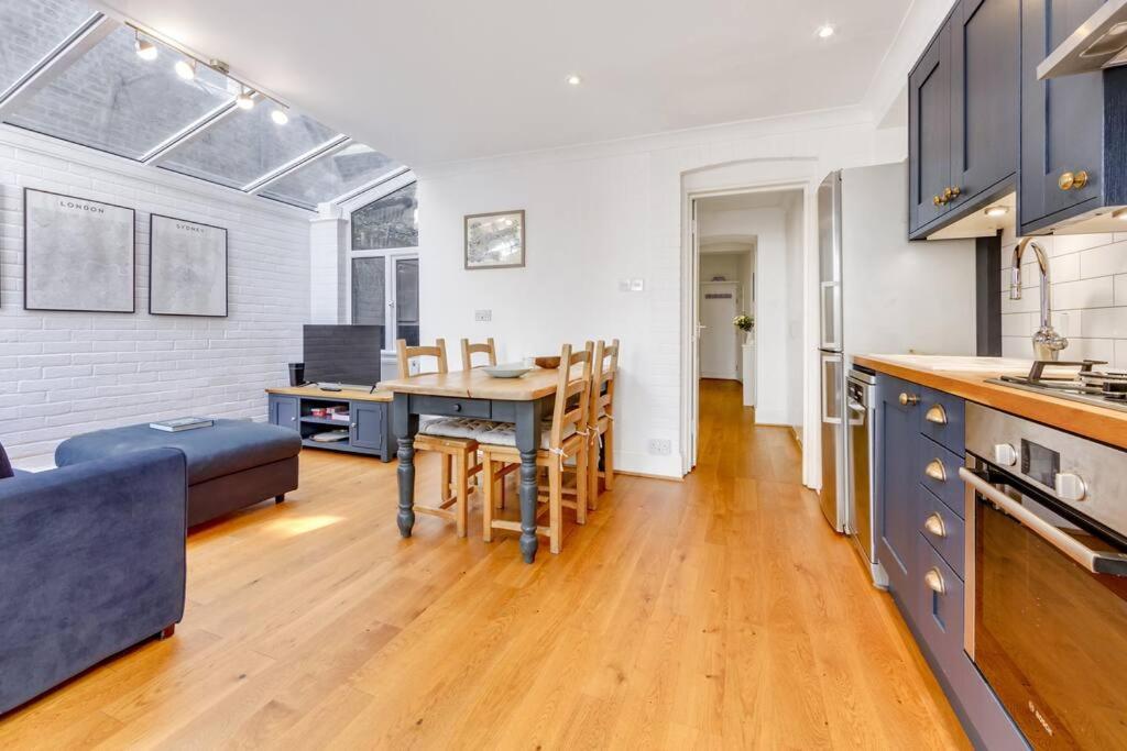 Charming Hampstead Retreat With Patio Londres