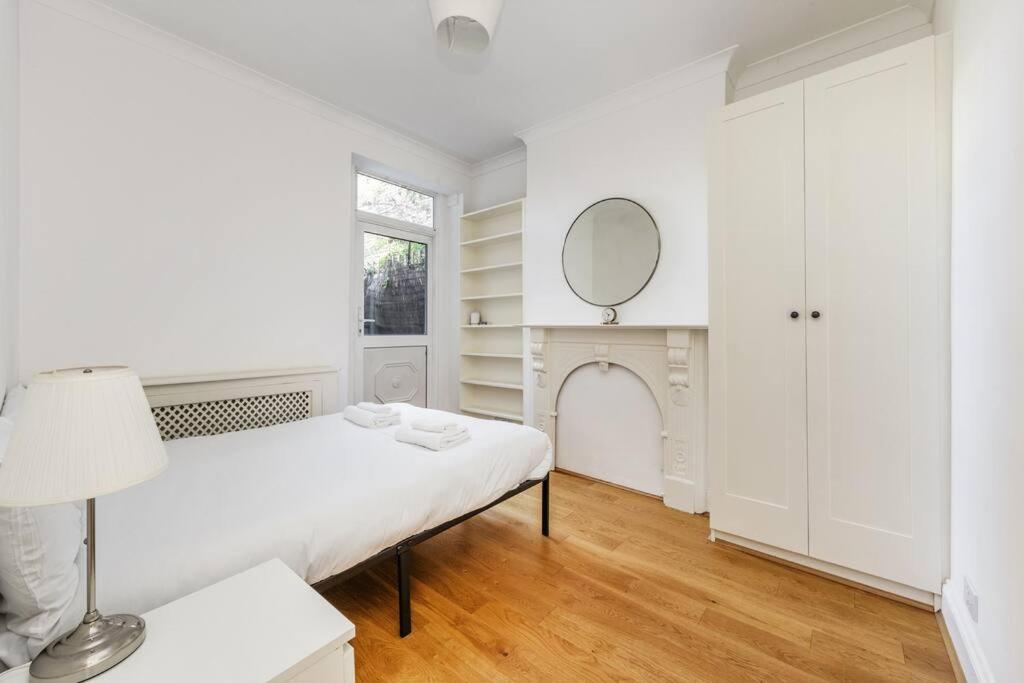 Charming Hampstead Retreat With Patio * Londres