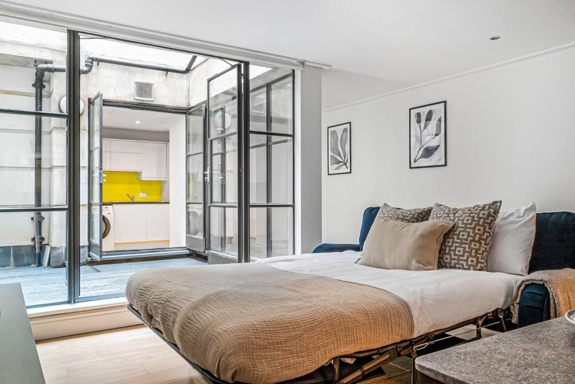 Heart Of Holborn - 2br With Patio - Cityapartmentstay
