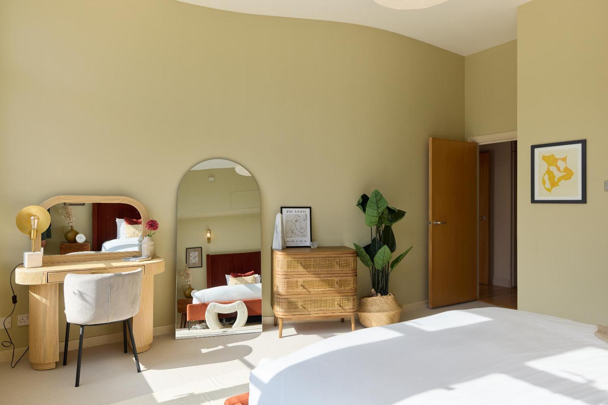 The Spitalfields Beauty - Bright 2bdr Flat Londen