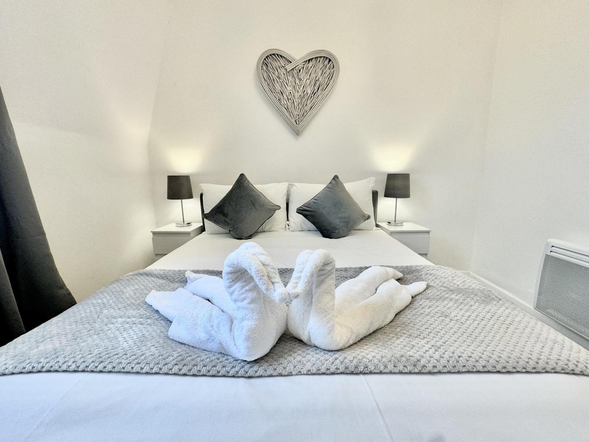 Appartement Newly Renovated Kensington 2 Bedroom With Balcony Near Harrods Sleeps 6, 2 Min Walk From Station Londres