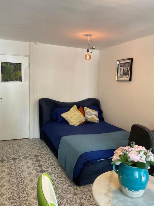 Studio2 Bright With Private Patio In Londen