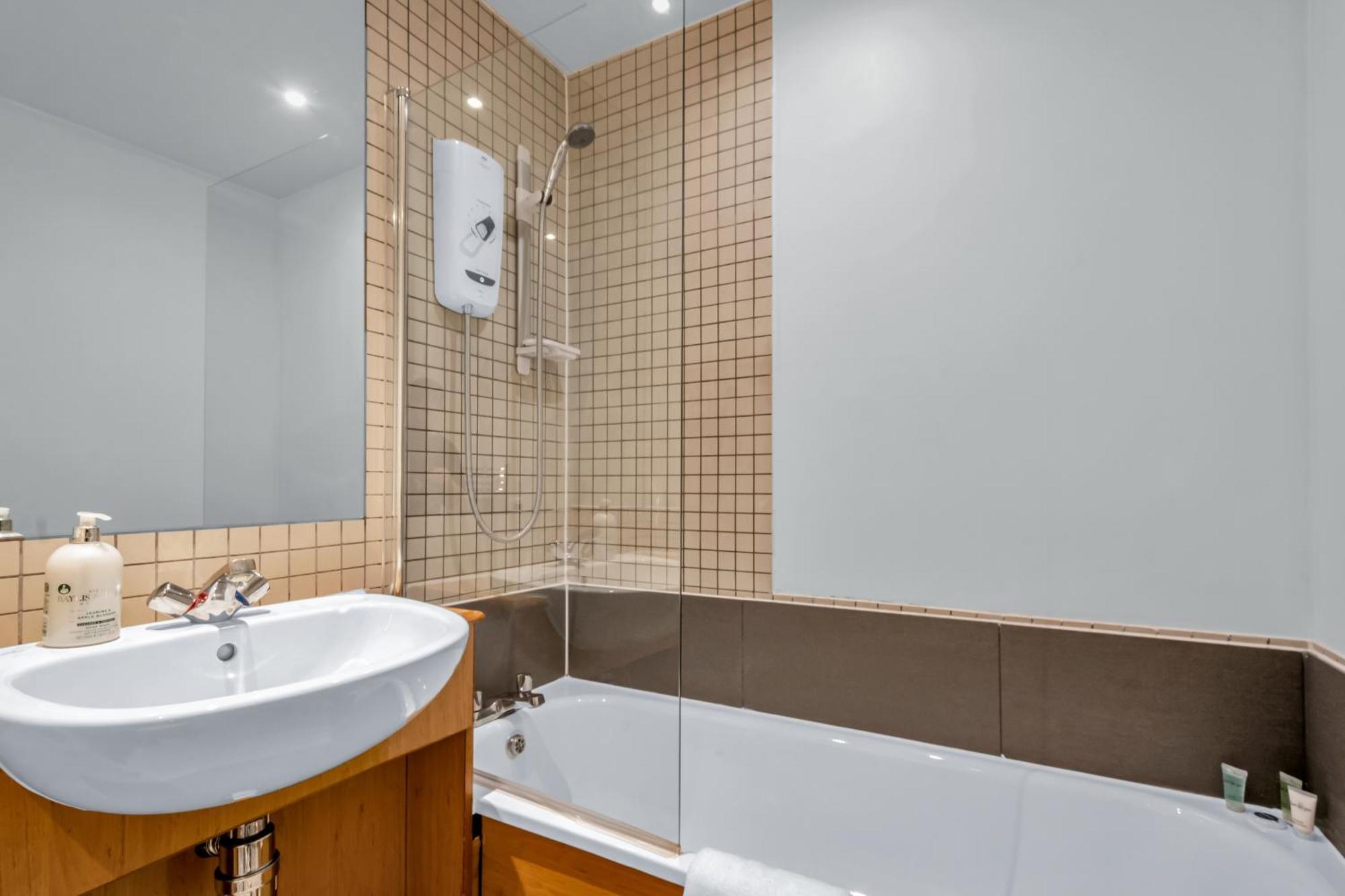 Mysquare Contemporary Serviced In Of Appartement Londres