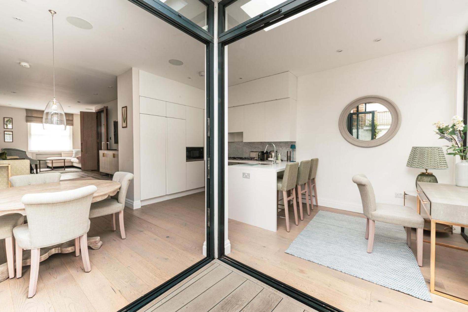 Sunny In Chelsea - Luxurious 3 Bedroom Chelsea Hébergement de vacances Londres