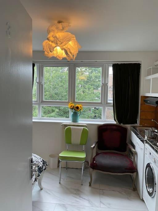Studio6 Charming With Modern Amenities In *