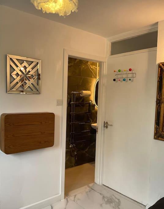 Studio4 Stylish Modern With Luxe Amenities Near Olympia *