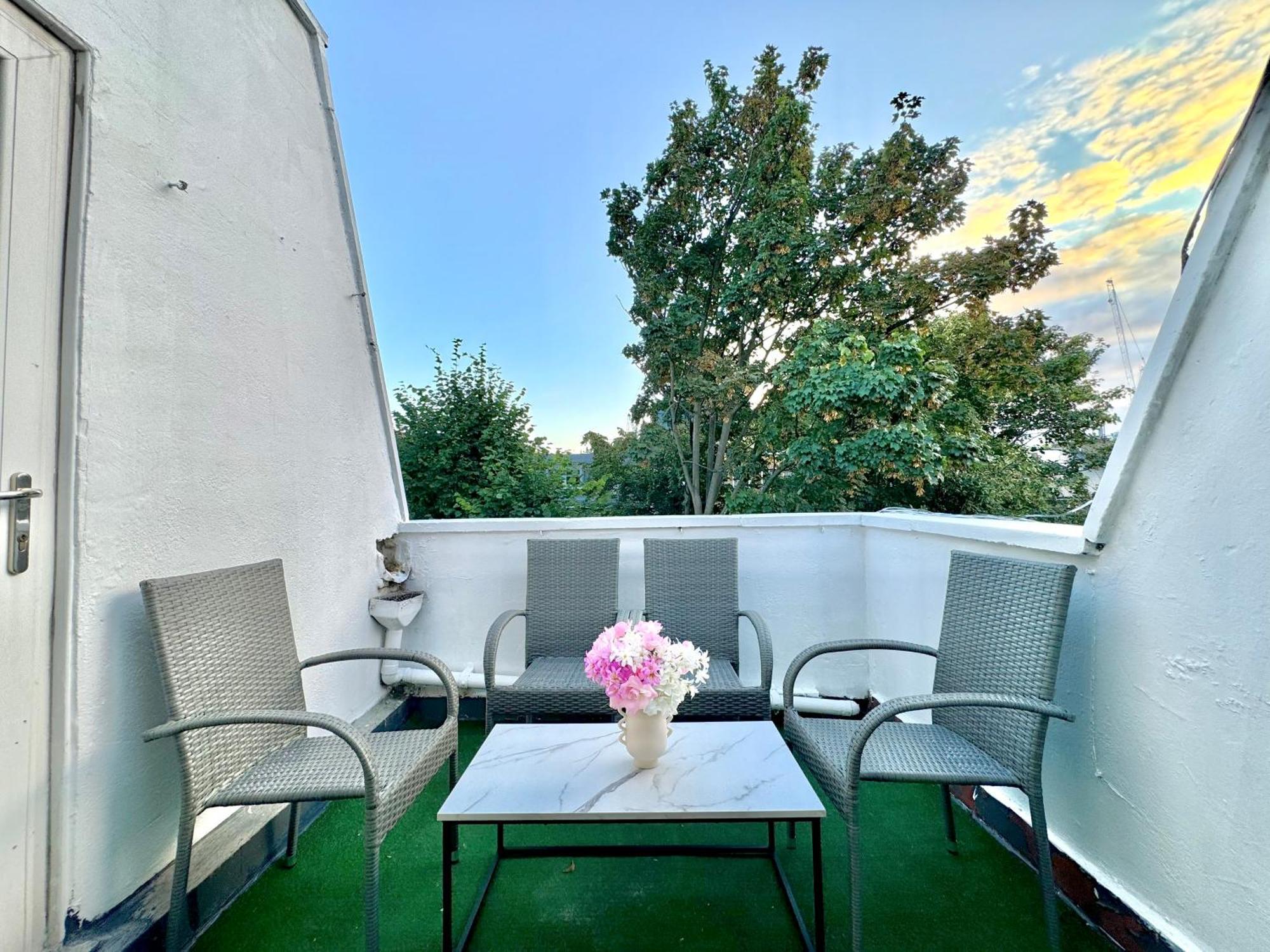 Appartement Newly Renovated Kensington 2 Bedroom With Balcony Near Harrods Sleeps 6, 2 Min Walk From Station Londres