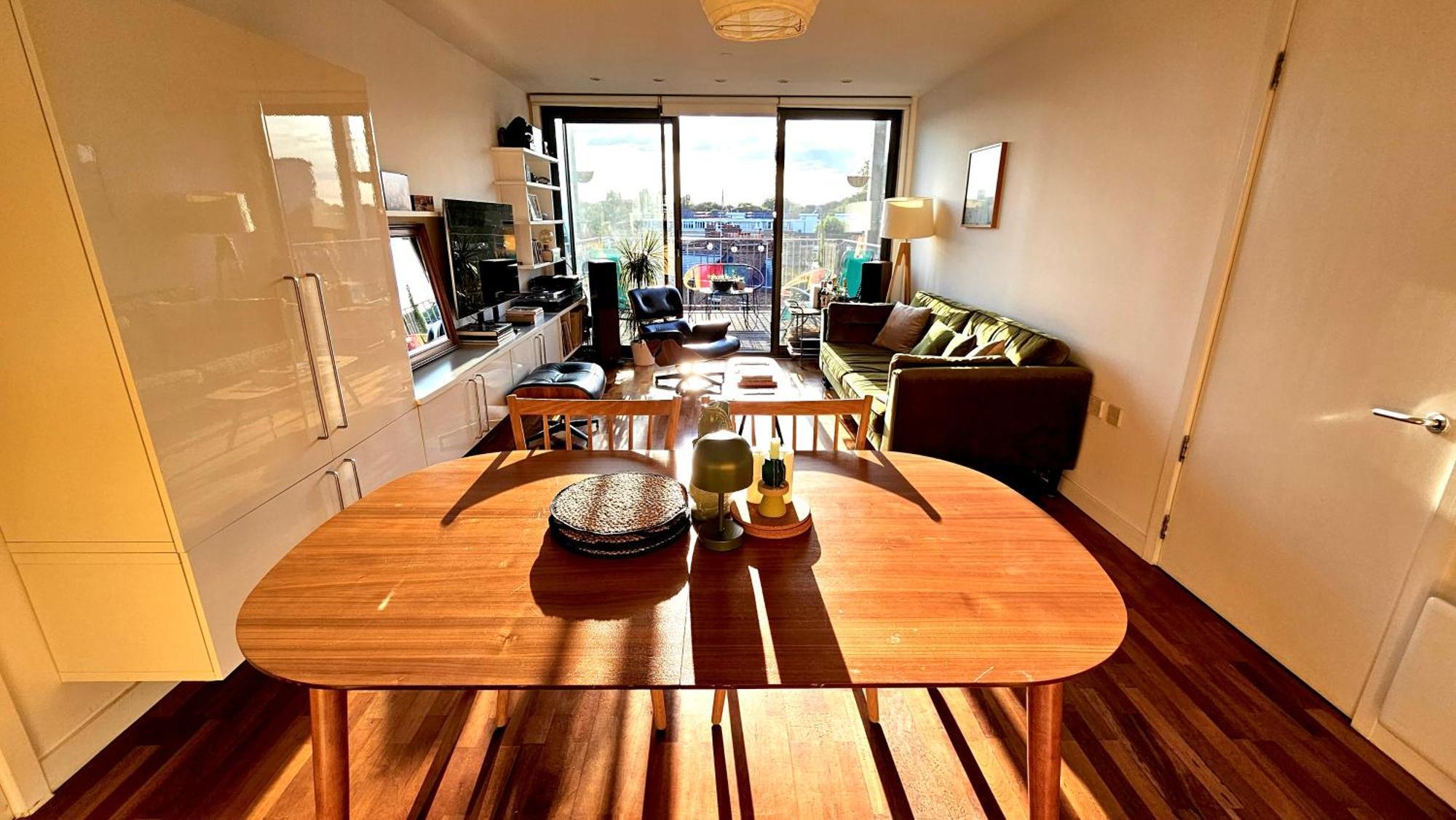 Roof Terrace, 2-bed 2-bath, Stoke Newington * Londres