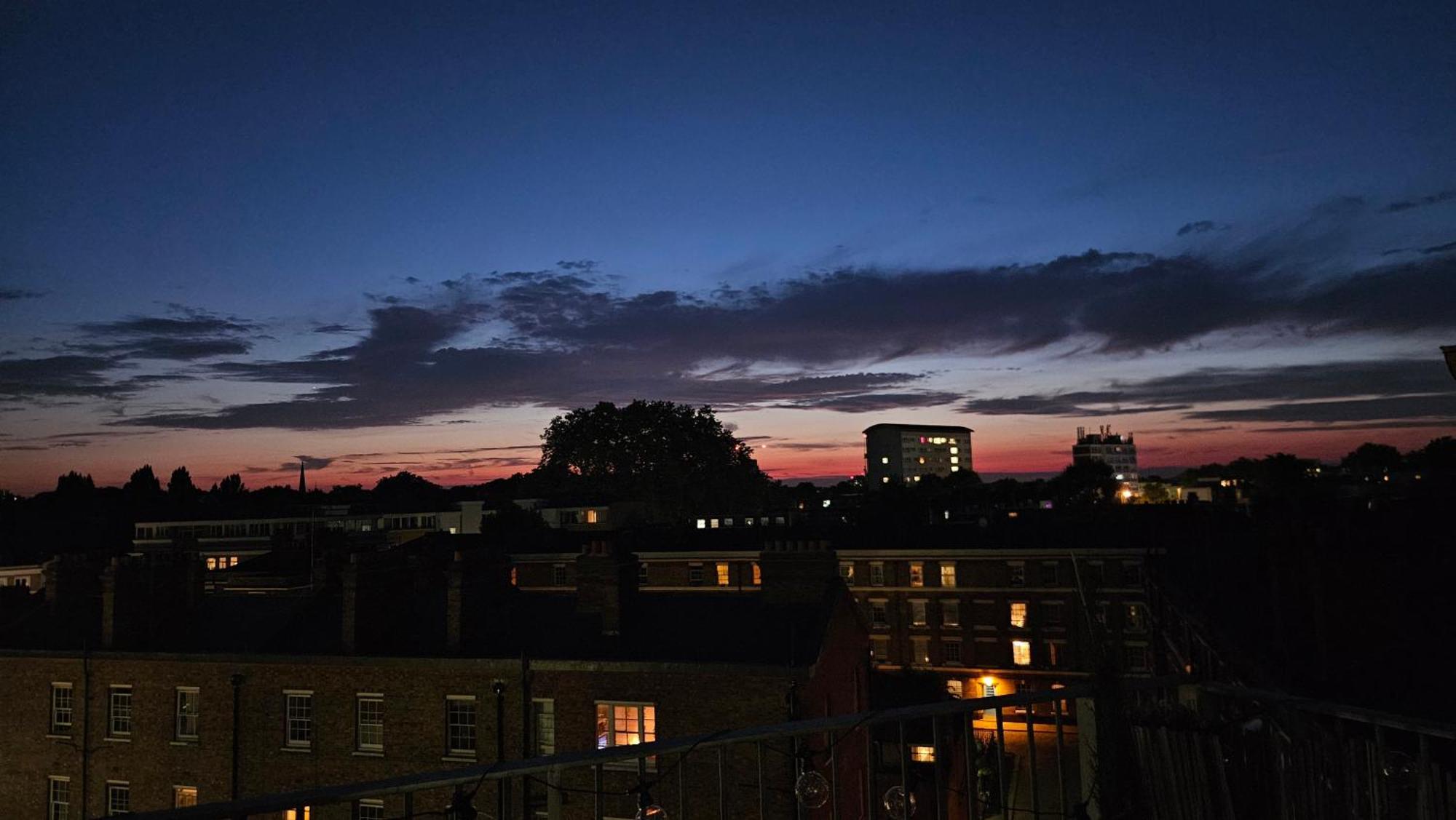 Roof Terrace, 2-bed 2-bath, Stoke Newington Appartement