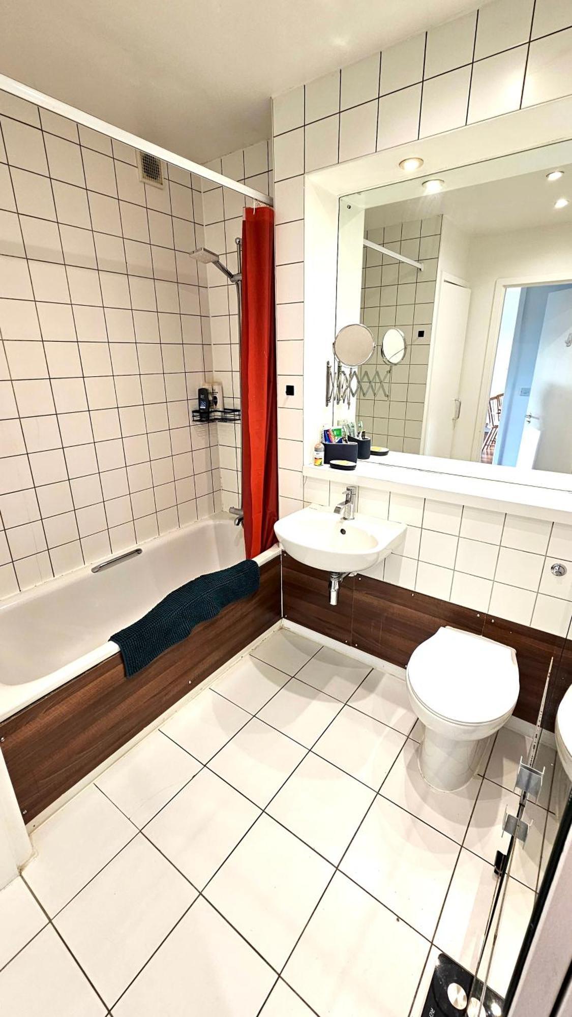Appartement Roof Terrace, 2-bed 2-bath, Stoke Newington
