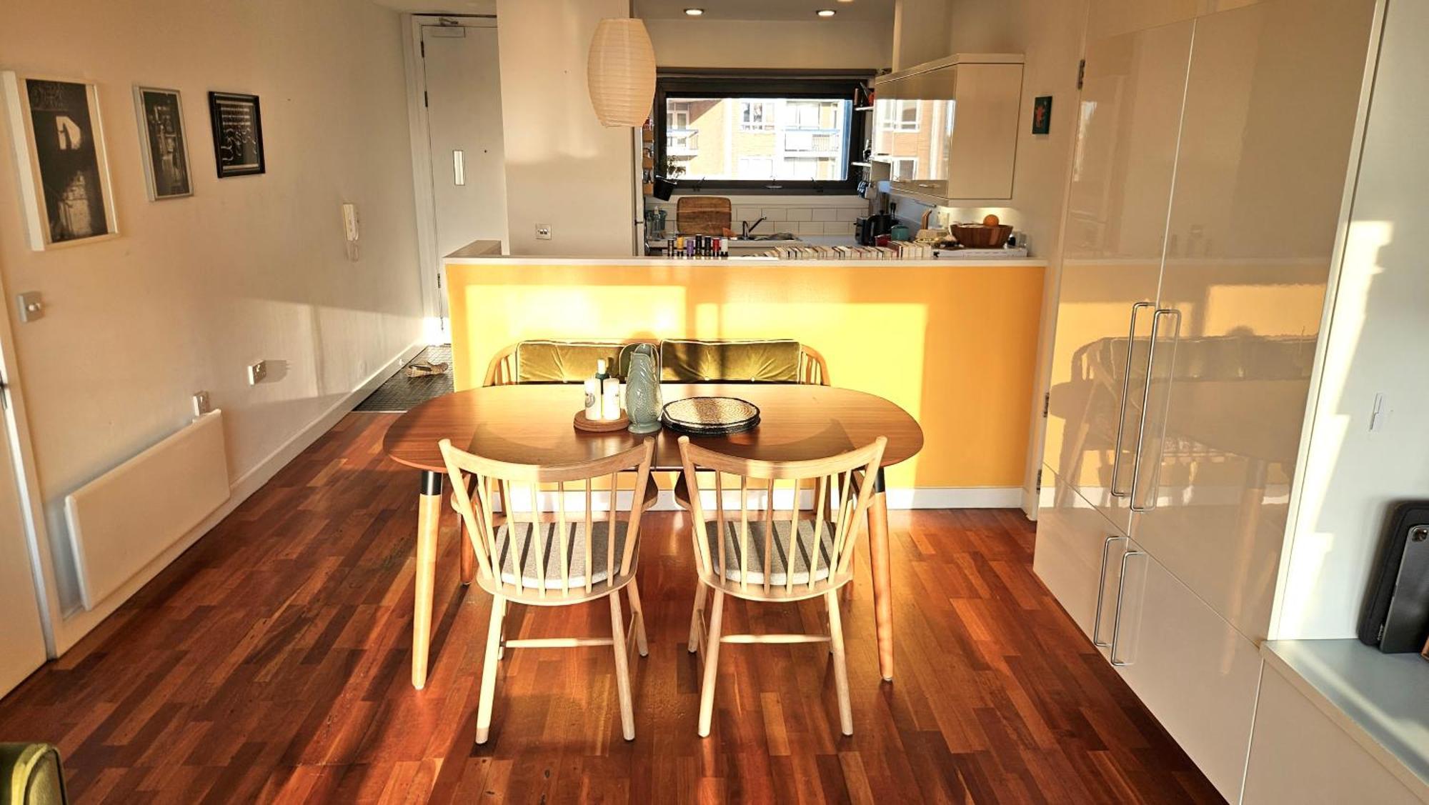 Appartement Roof Terrace, 2-bed 2-bath, Stoke Newington *