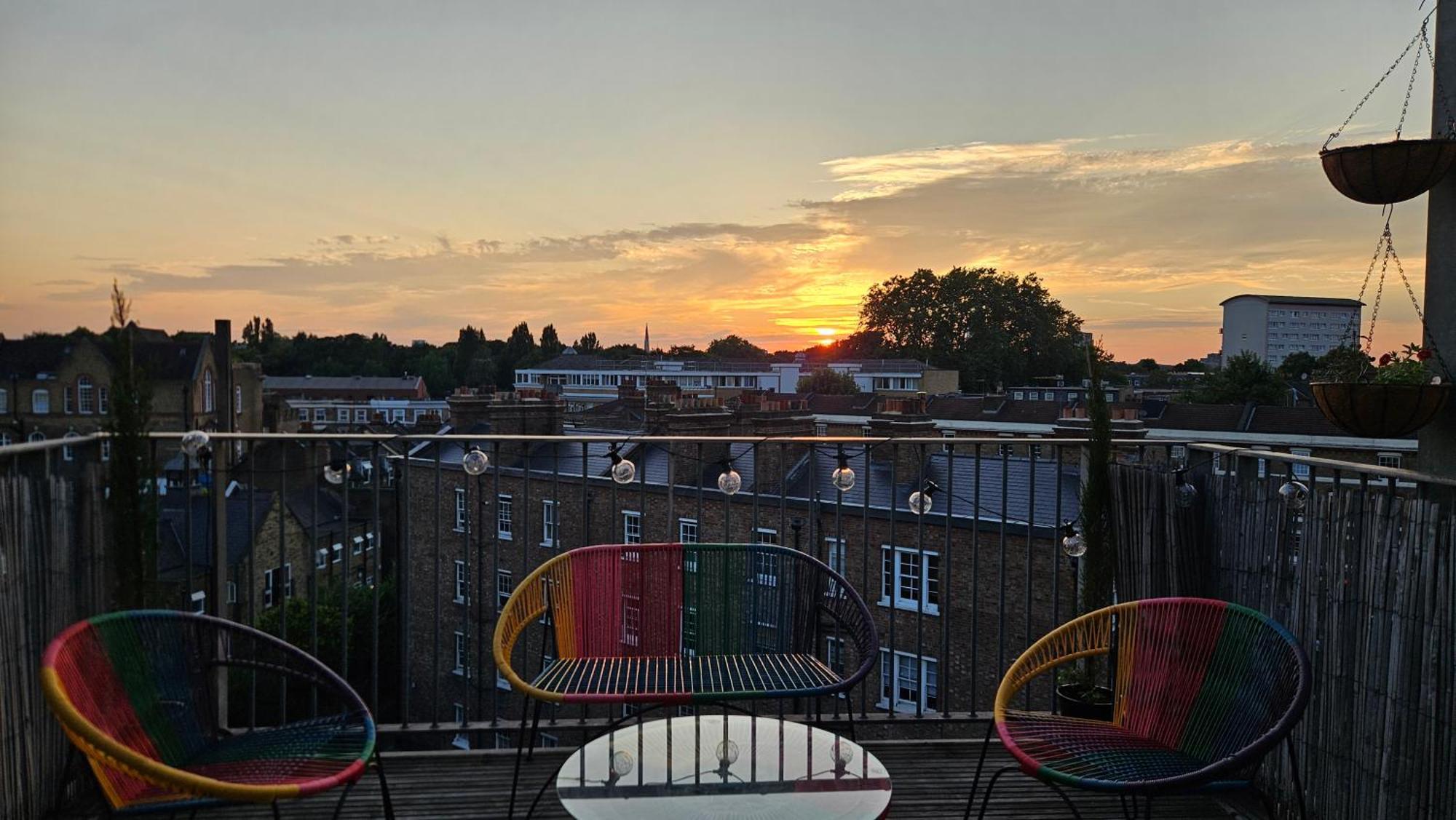 Appartement Roof Terrace, 2-bed 2-bath, Stoke Newington Londres