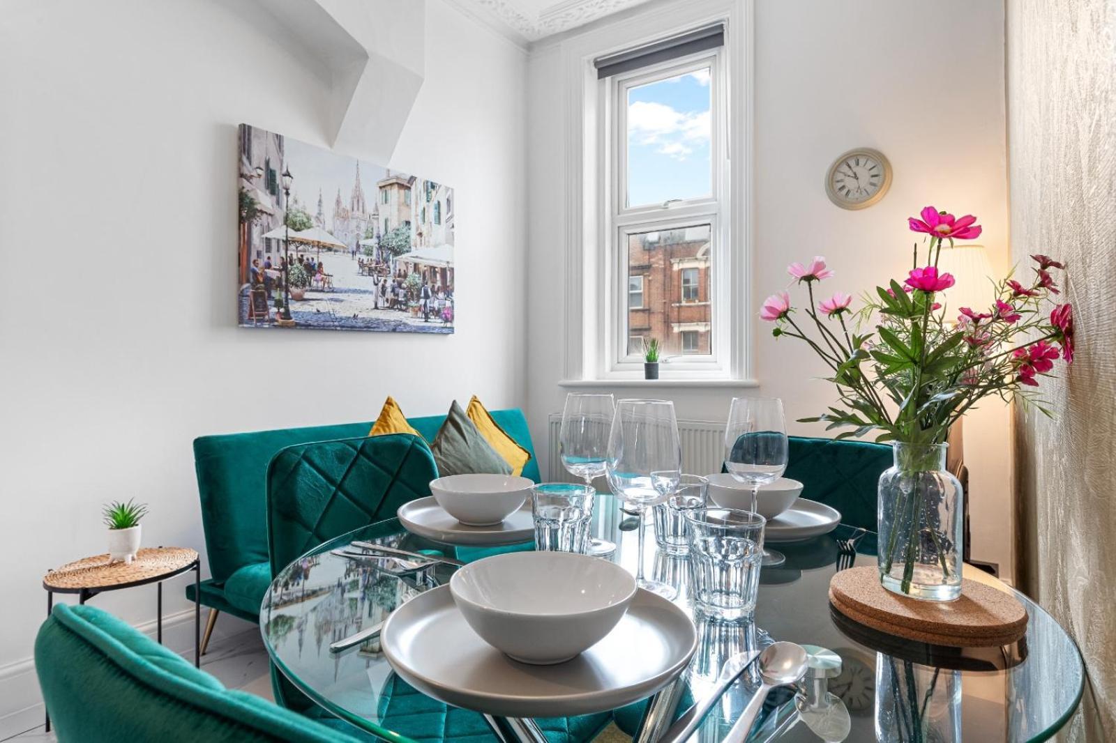 Appartement 1b Flat, Sleeps 5 In Finchley Tw18 *