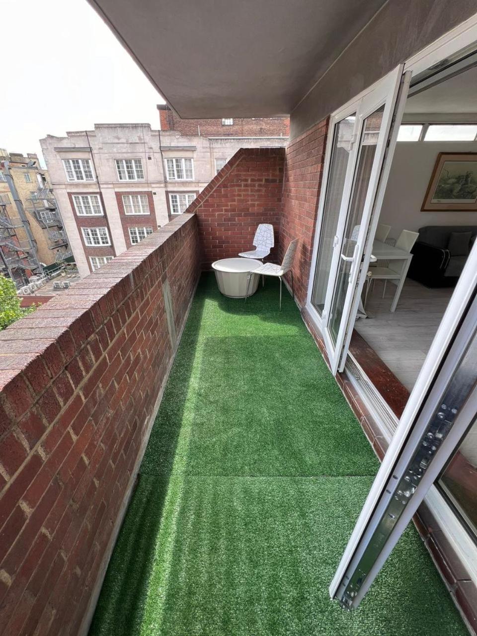 Queens Way Appartement *