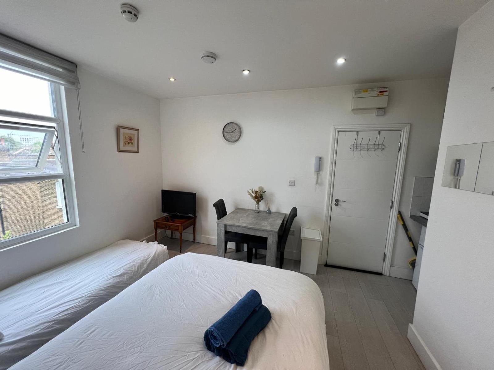 Appartement Small Flat Uxbridge Road