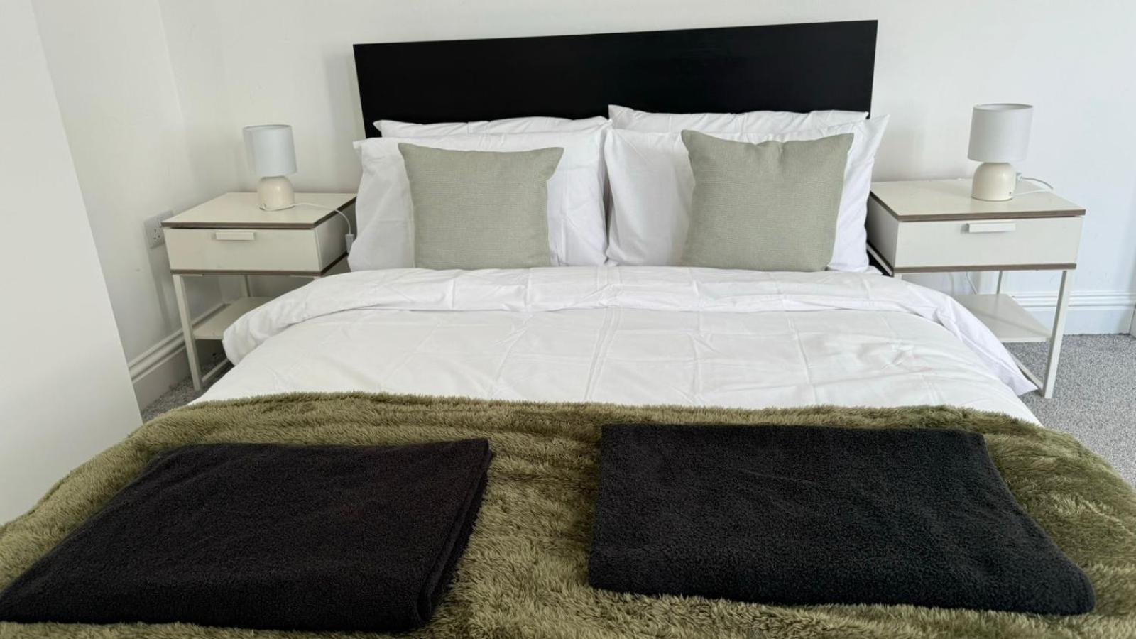 Comfortable - Only 6-mins Walk From Underground Station * Londen