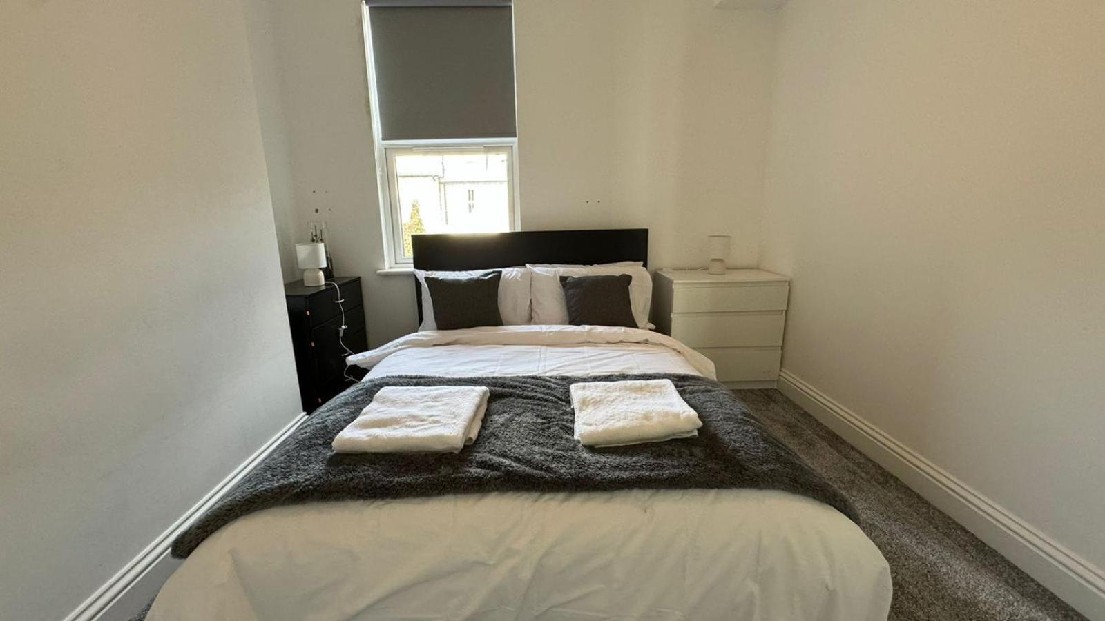 Comfortable - Only 6-mins Walk From Underground Station *